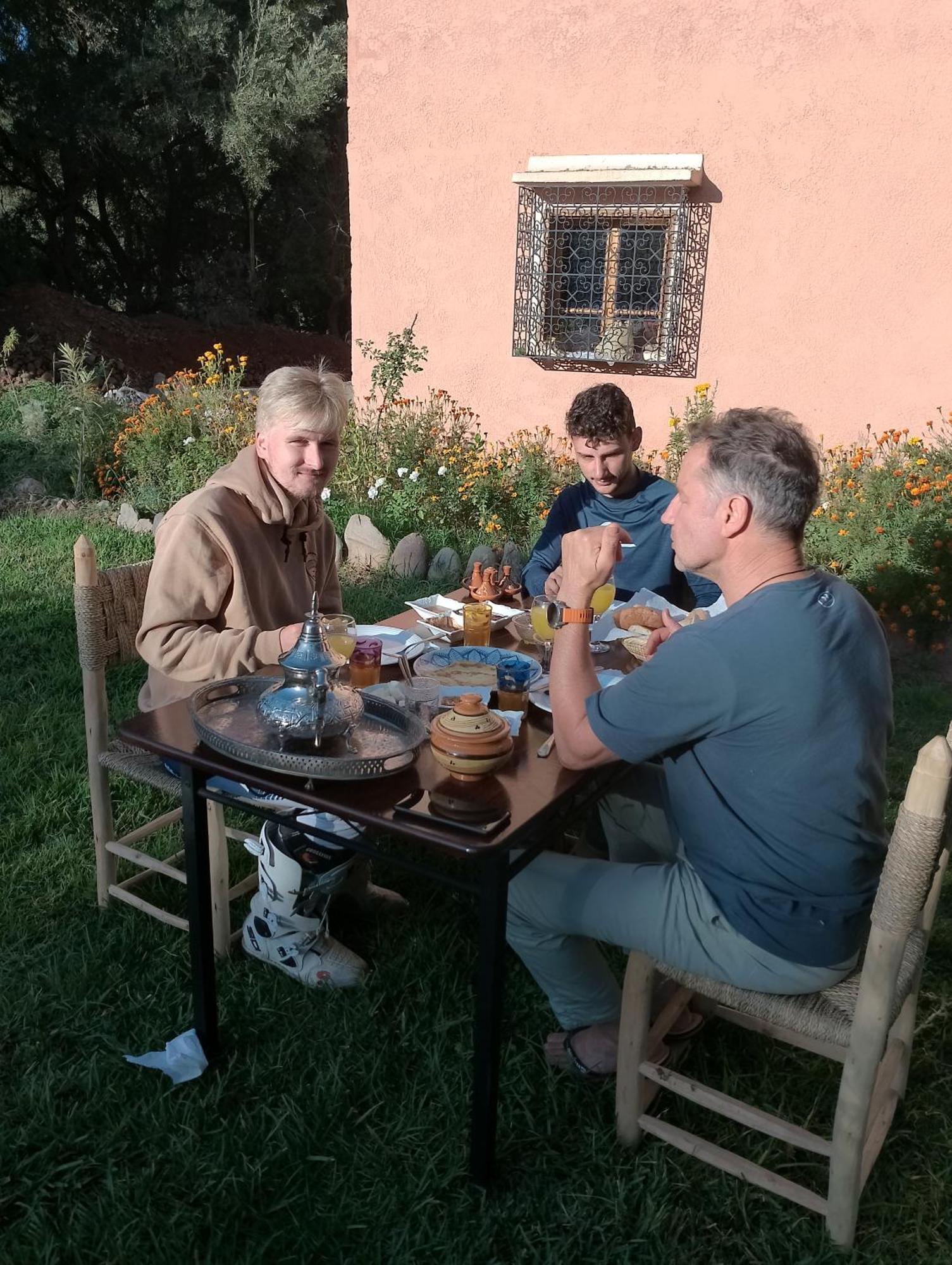 Riad Idar Уирган Стая снимка